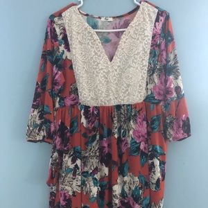 Floral Tunic with lace detail